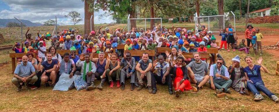 Voluntourism-esperienza-con-volontari-Mulanje-Malawi