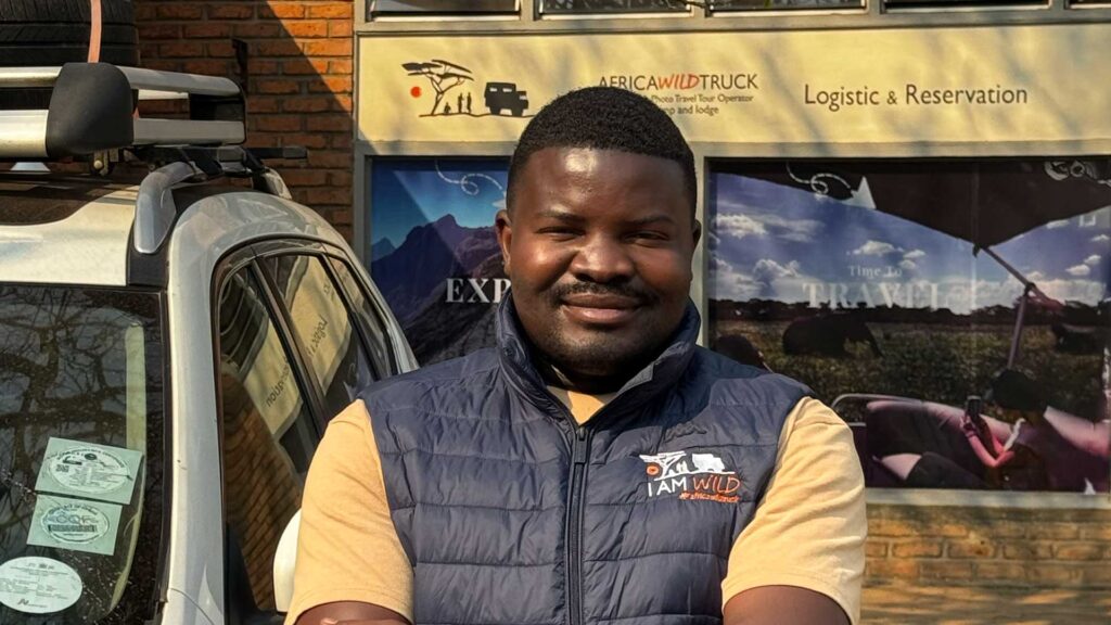 Ritratto di Innocent Chanza, autista professionista del team di Africa Wild Truck