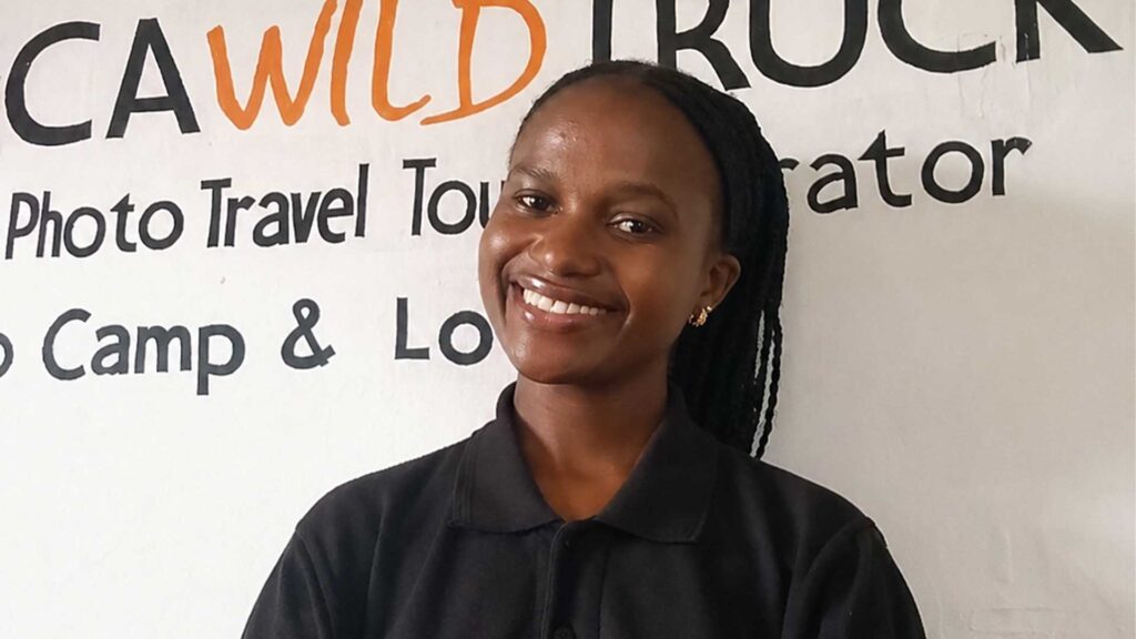 Ritratto di Memory Simkonda, receptionist presso l’Africa Wild Truck Lodge